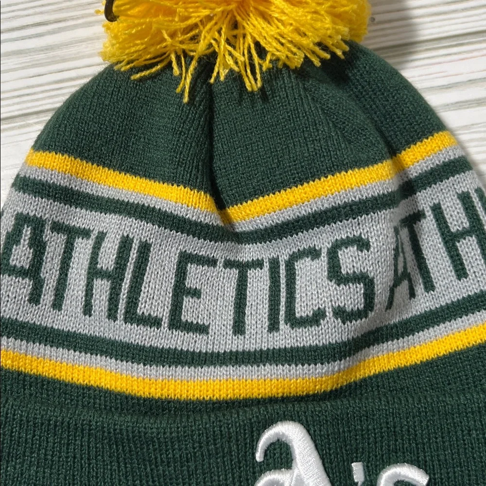 New Era Athletics‎ Kids knit Beanie Green/Yellow Pom Pom removable youth OS MLB